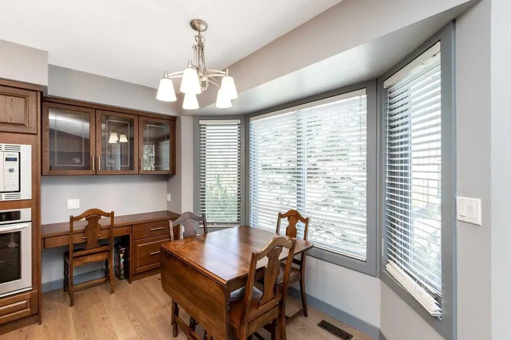 5949 45 Street Crescent Innisfail AB T4G 1L4