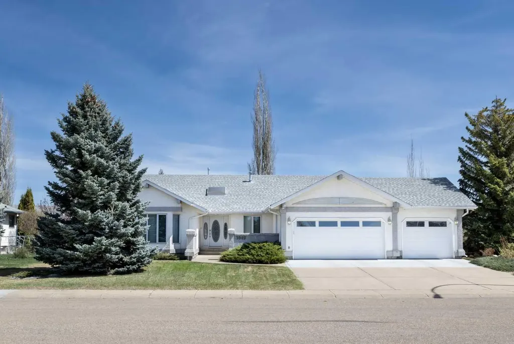 5949 45 Street Crescent Innisfail AB T4G 1L4
