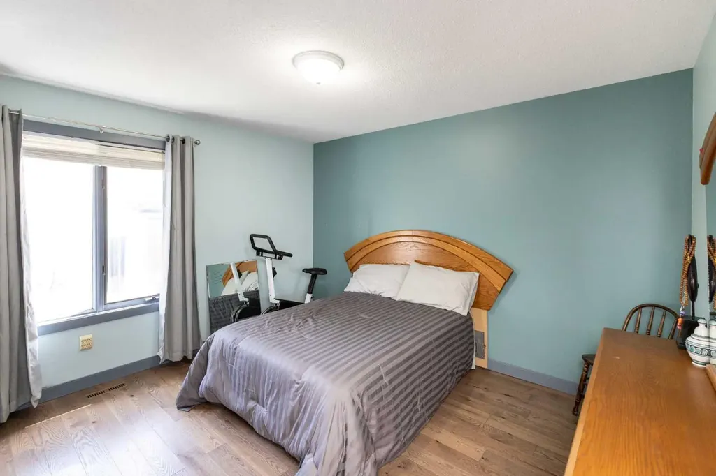 5949 45 Street Crescent Innisfail AB T4G 1L4