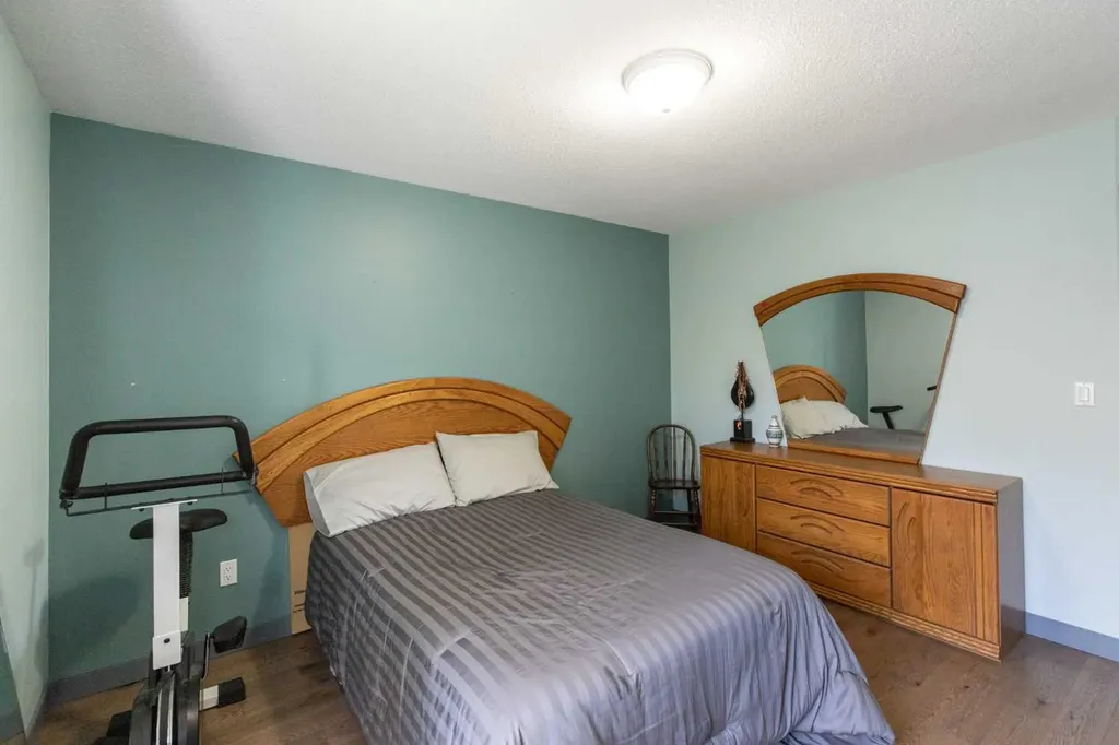 5949 45 Street Crescent Innisfail AB T4G 1L4