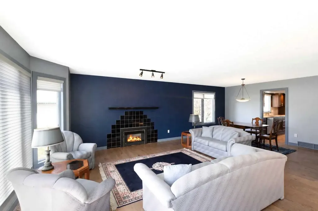 5949 45 Street Crescent Innisfail AB T4G 1L4