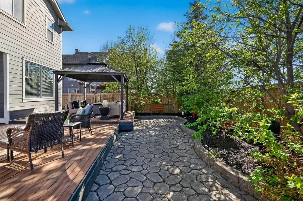 176 Chapalina Heights SE Calgary AB T2X 0B1