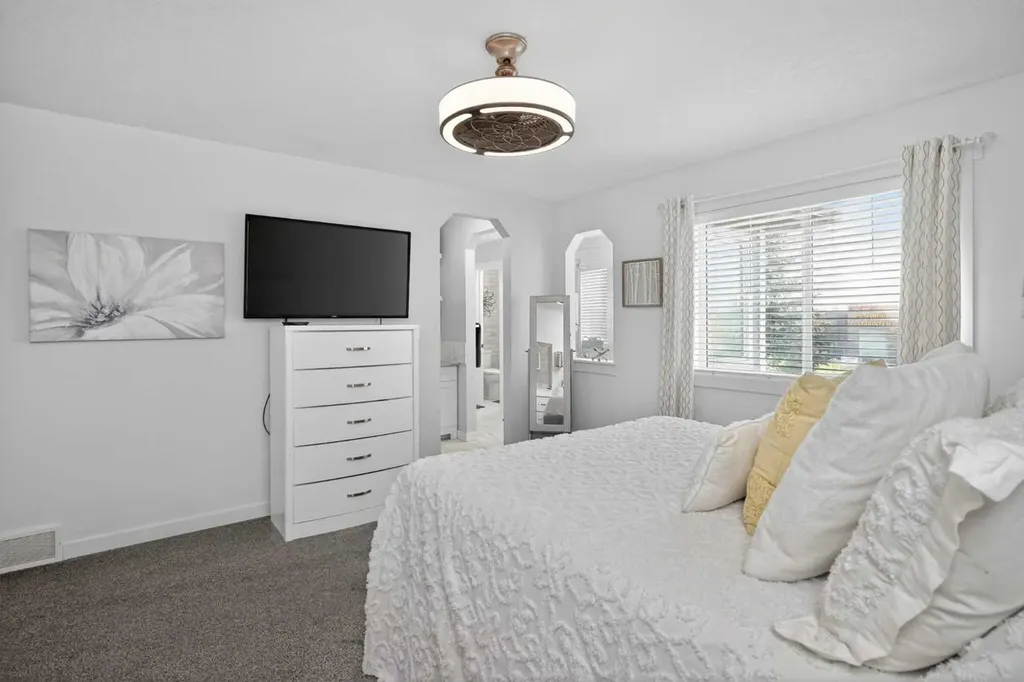 176 Chapalina Heights SE Calgary AB T2X 0B1