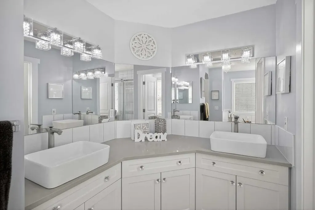 176 Chapalina Heights SE Calgary AB T2X 0B1