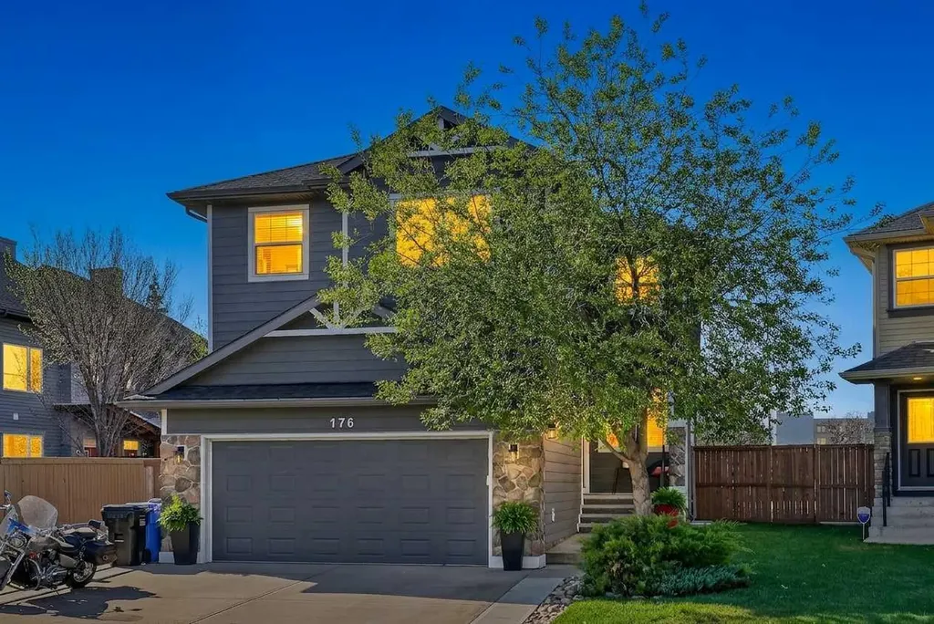 176 Chapalina Heights SE Calgary AB T2X 0B1