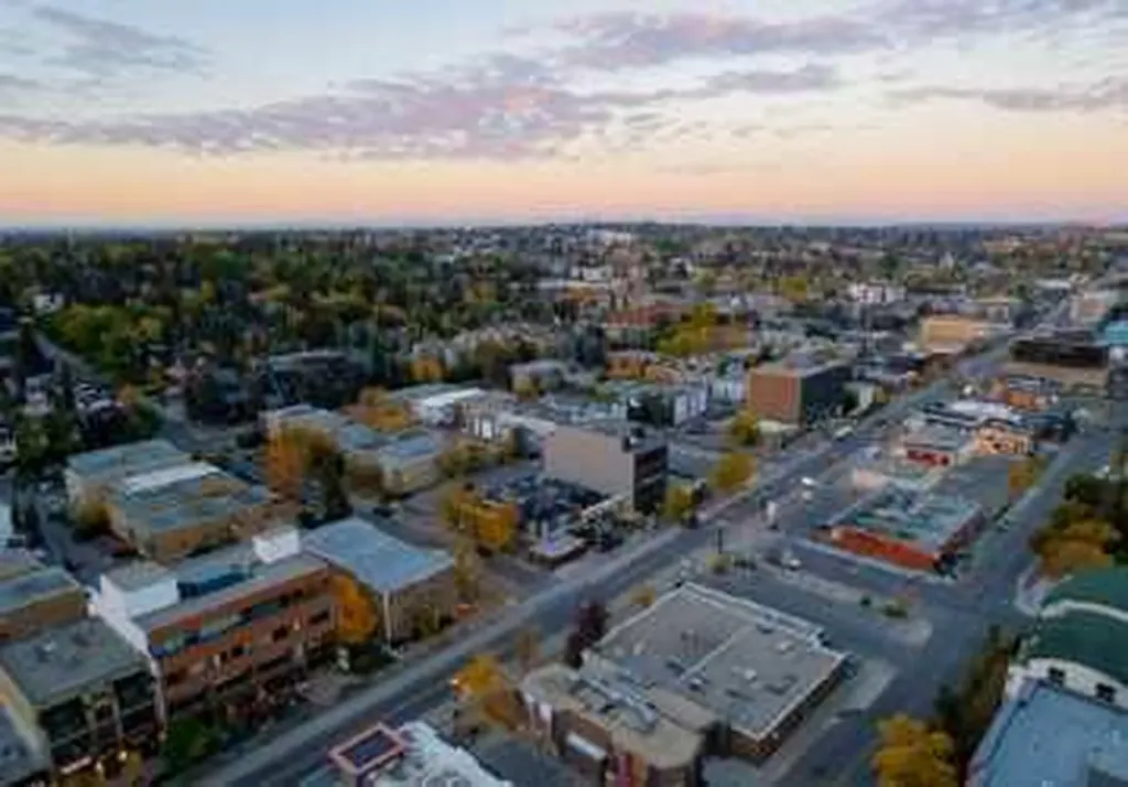 1135 17 Avenue SW Calgary AB T2T 0B6