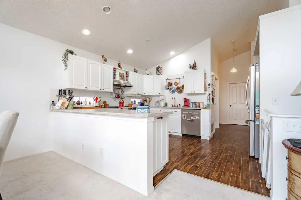 41 Everridge Court SW Calgary AB T2y4T1