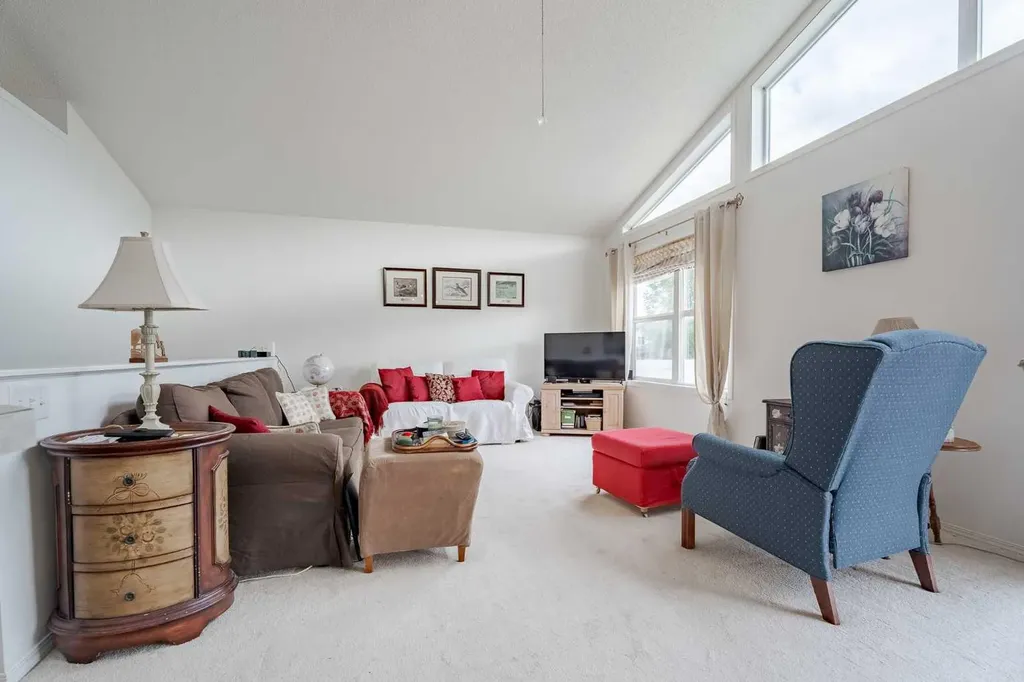 41 Everridge Court SW Calgary AB T2y4T1