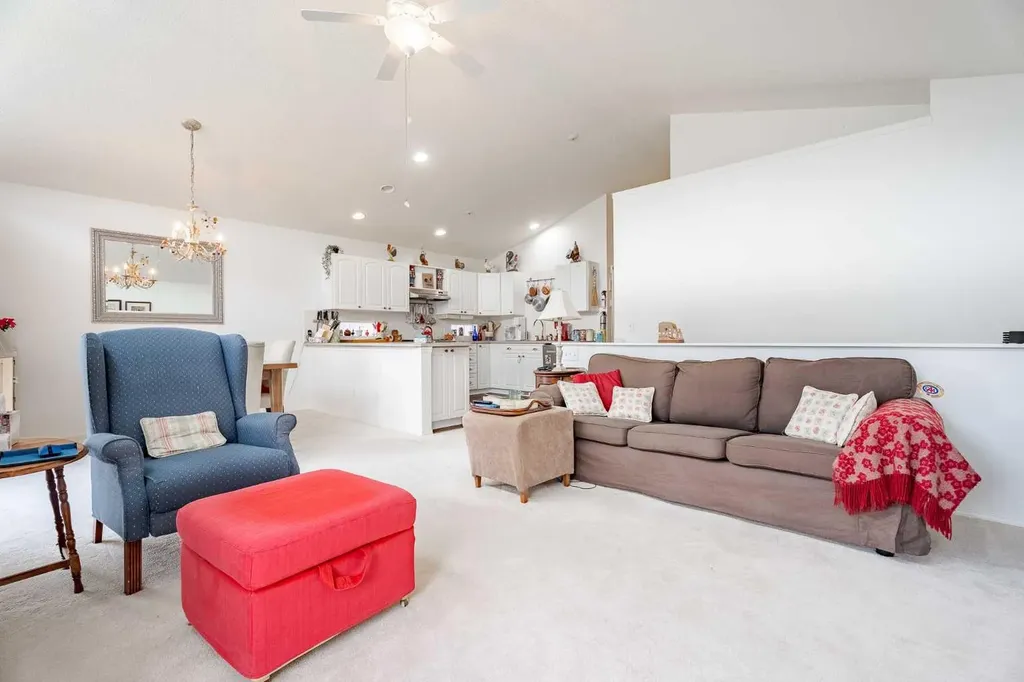 41 Everridge Court SW Calgary AB T2y4T1