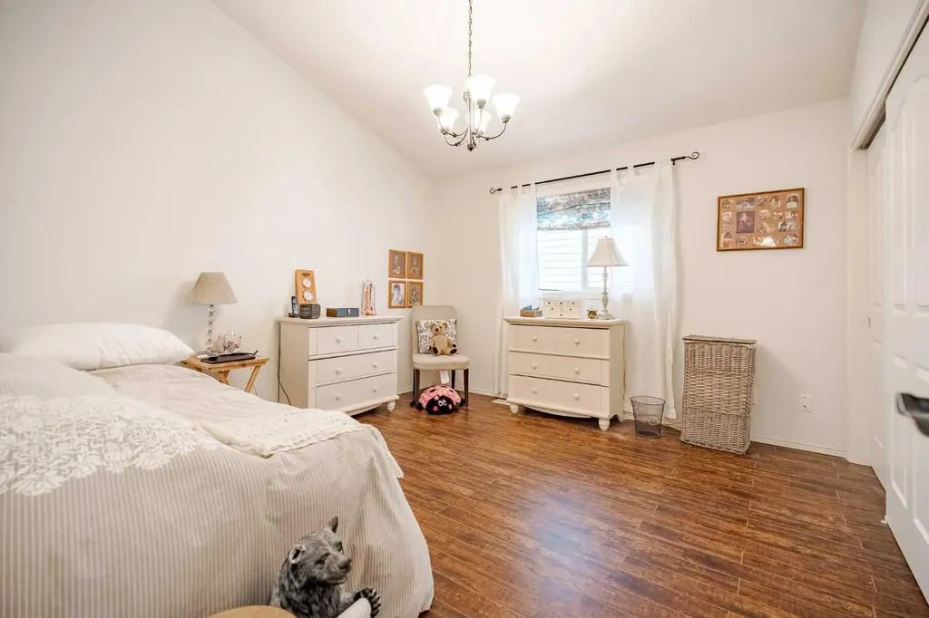 41 Everridge Court SW Calgary AB T2y4T1