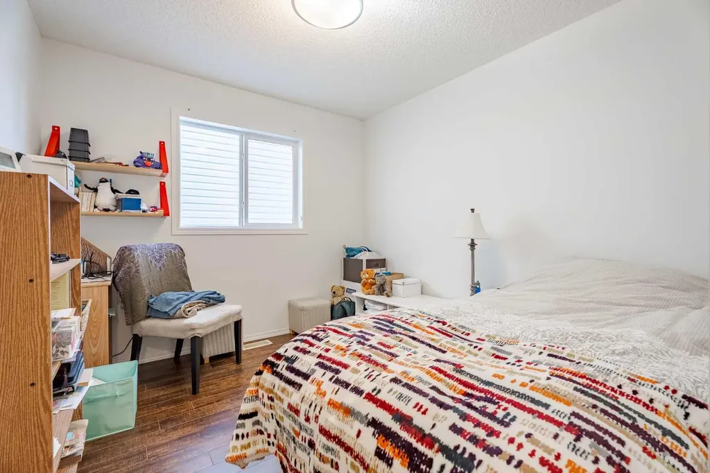 41 Everridge Court SW Calgary AB T2y4T1