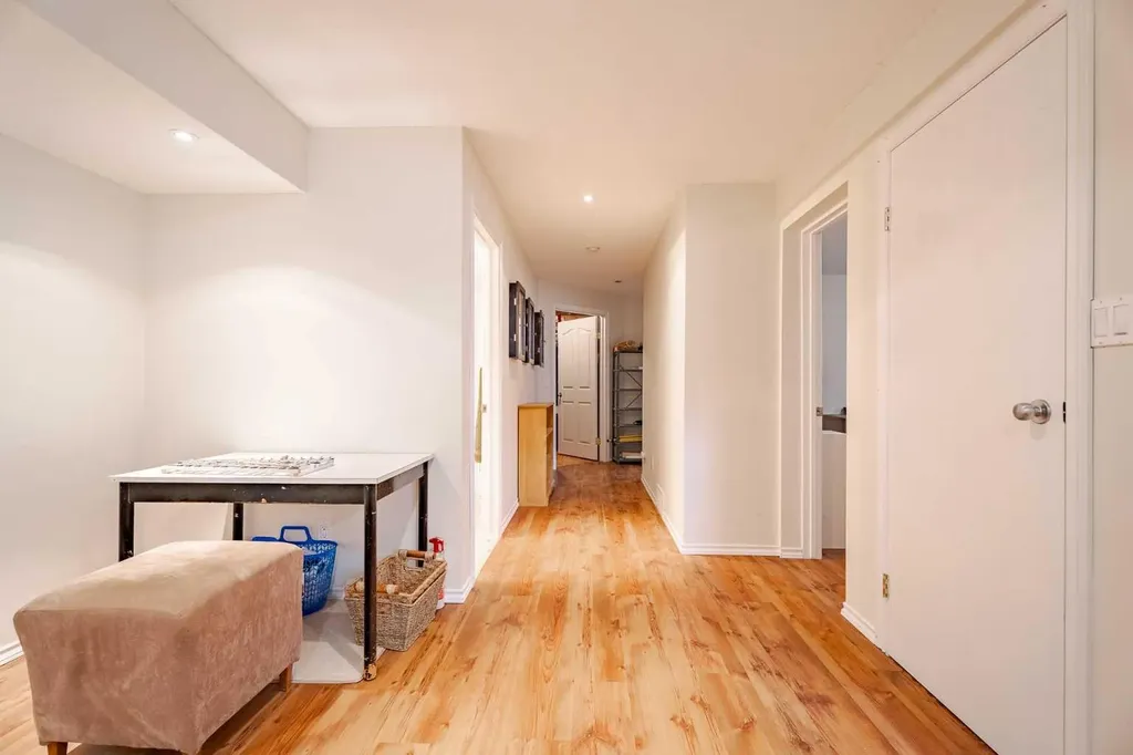 41 Everridge Court SW Calgary AB T2y4T1