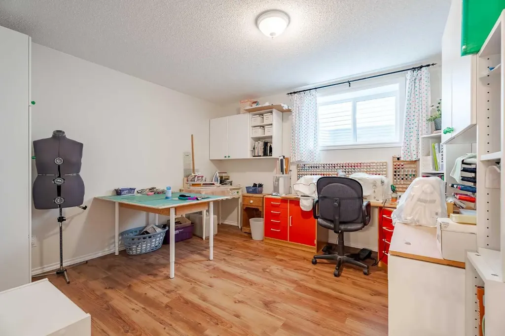 41 Everridge Court SW Calgary AB T2y4T1