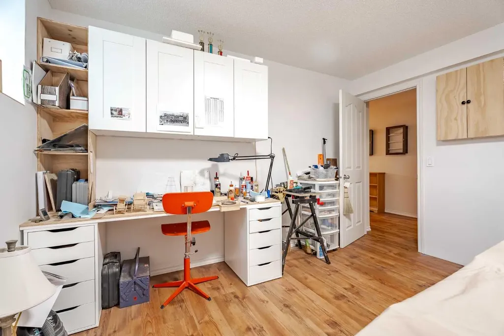 41 Everridge Court SW Calgary AB T2y4T1