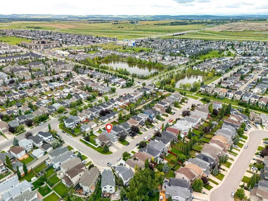 41 Everridge Court SW Calgary AB T2y4T1