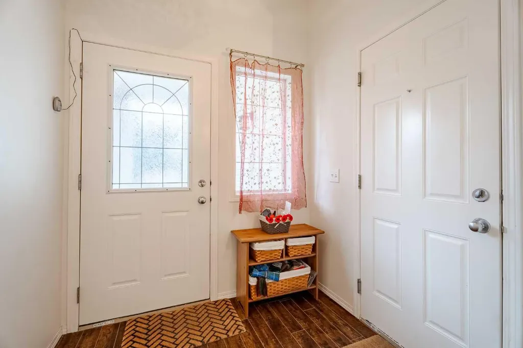 41 Everridge Court SW Calgary AB T2y4T1