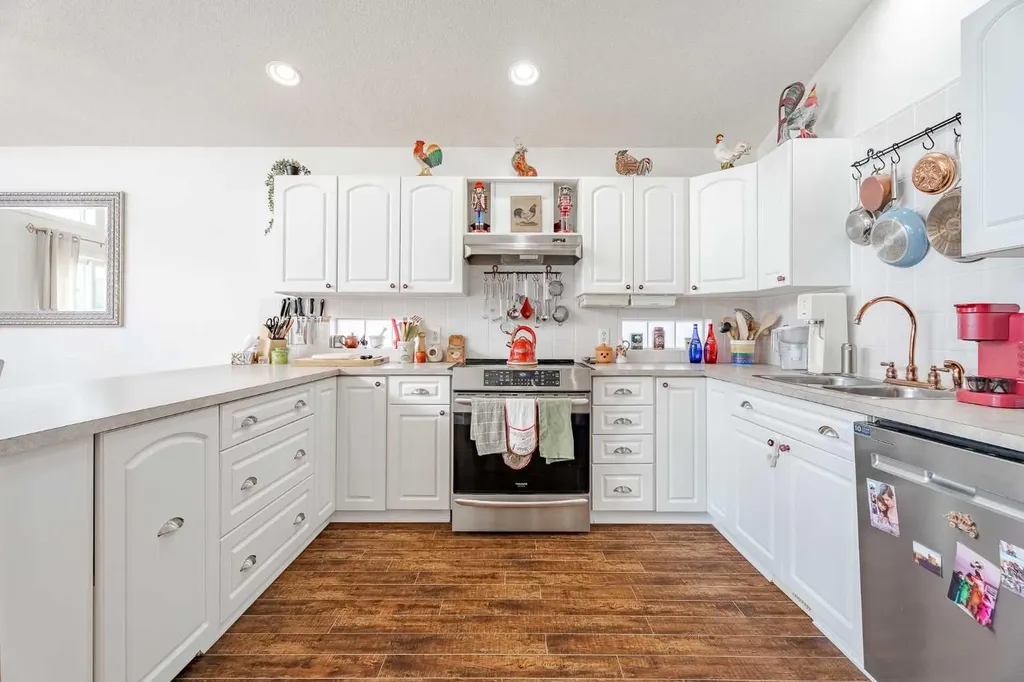 41 Everridge Court SW Calgary AB T2y4T1
