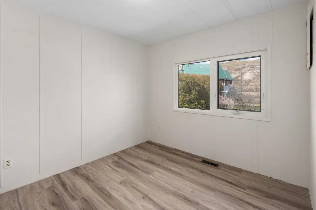 416 2 Avenue Drumheller AB T0J 1B0