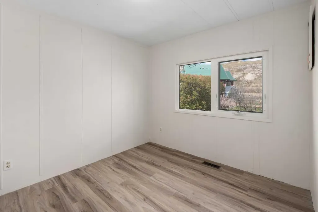 416 2 Avenue Drumheller AB T0J 1B0