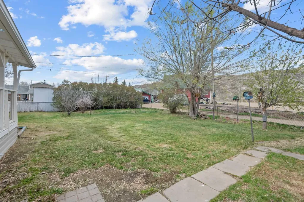 416 2 Avenue Drumheller AB T0J 1B0