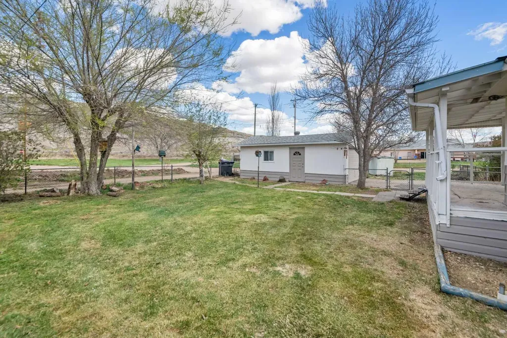416 2 Avenue Drumheller AB T0J 1B0