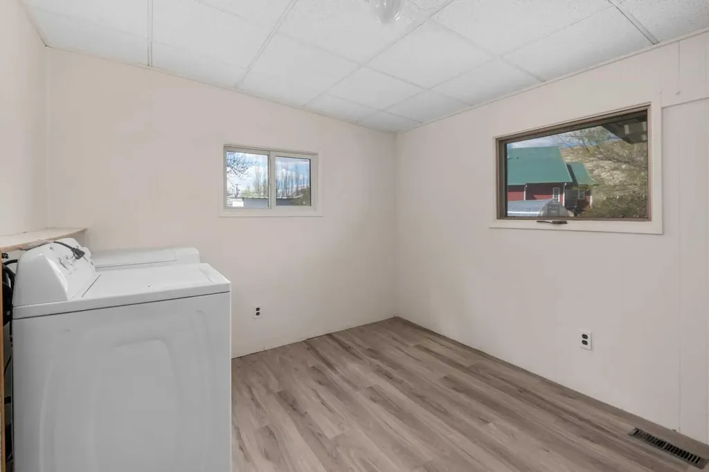 416 2 Avenue Drumheller AB T0J 1B0
