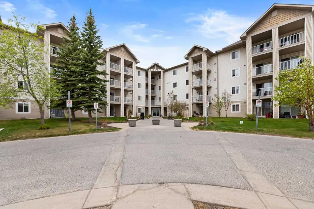 1717 60 Street SE Calgary AB T2A 7Y7