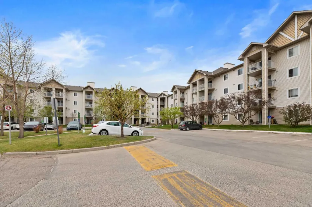 1717 60 Street SE Calgary AB T2A 7Y7