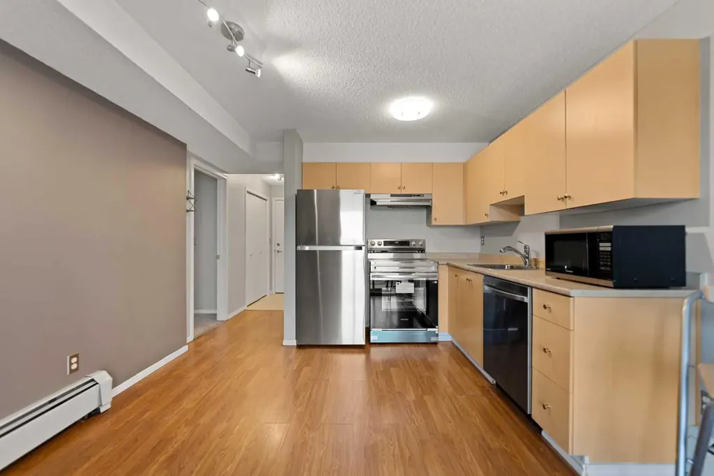 1717 60 Street SE Calgary AB T2A 7Y7