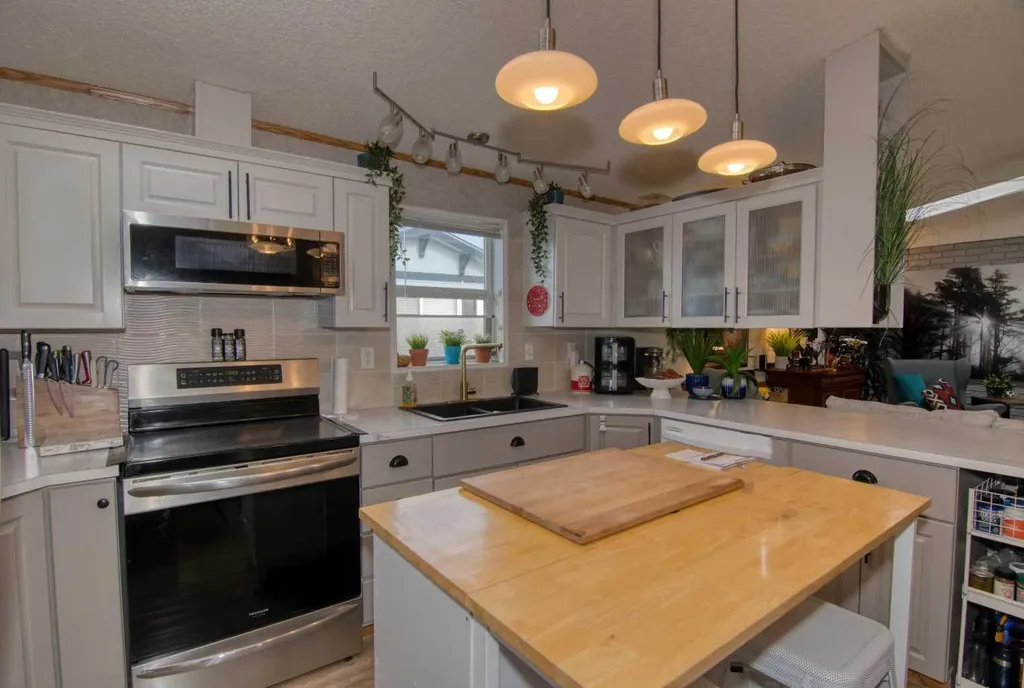 501 Station Street Coaldale AB T1M 0A9