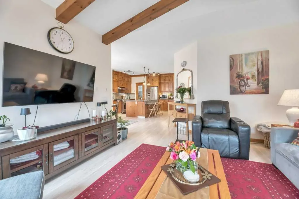 22 Kincora Heights NW Calgary AB T3R 1N3