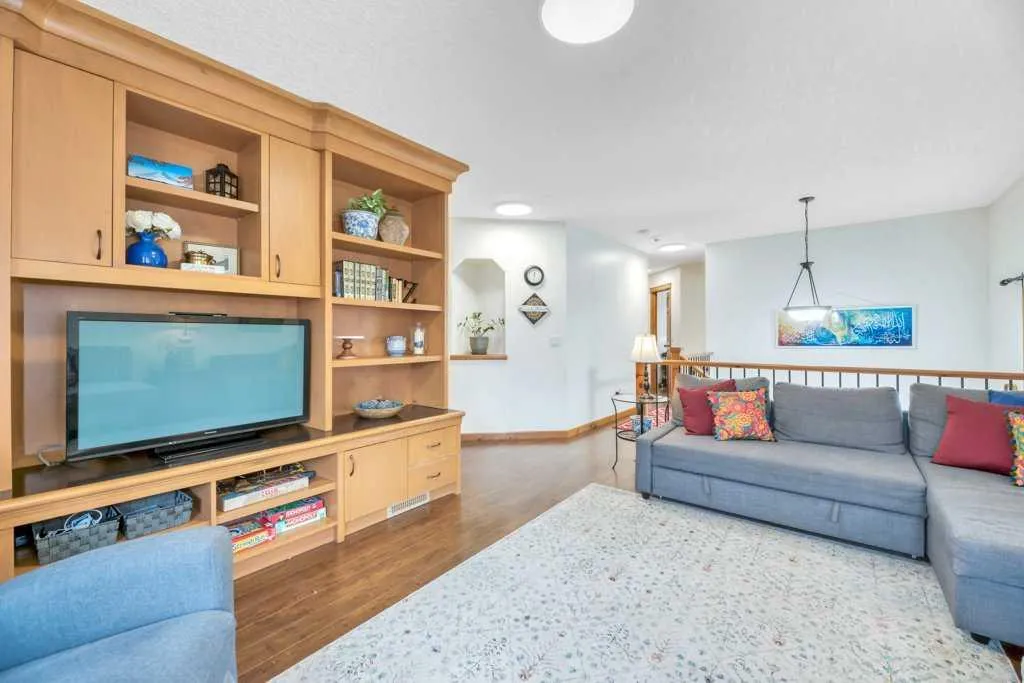 22 Kincora Heights NW Calgary AB T3R 1N3