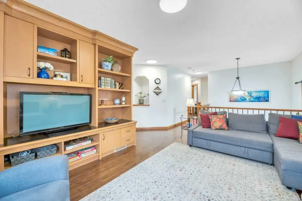 22 Kincora Heights NW Calgary AB T3R 1N3