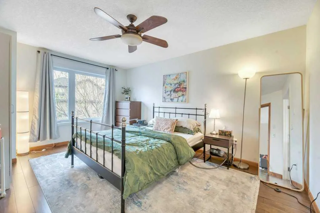 22 Kincora Heights NW Calgary AB T3R 1N3