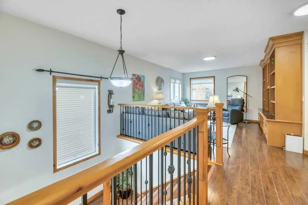 22 Kincora Heights NW Calgary AB T3R 1N3
