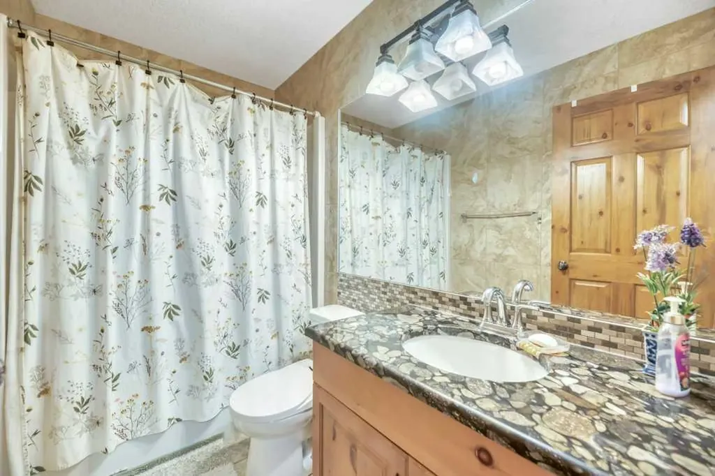 22 Kincora Heights NW Calgary AB T3R 1N3