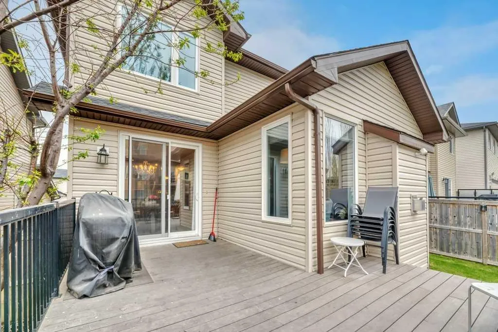 22 Kincora Heights NW Calgary AB T3R 1N3