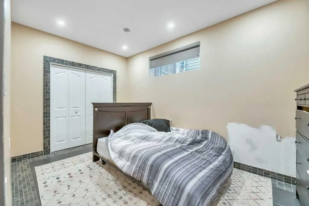 22 Kincora Heights NW Calgary AB T3R 1N3