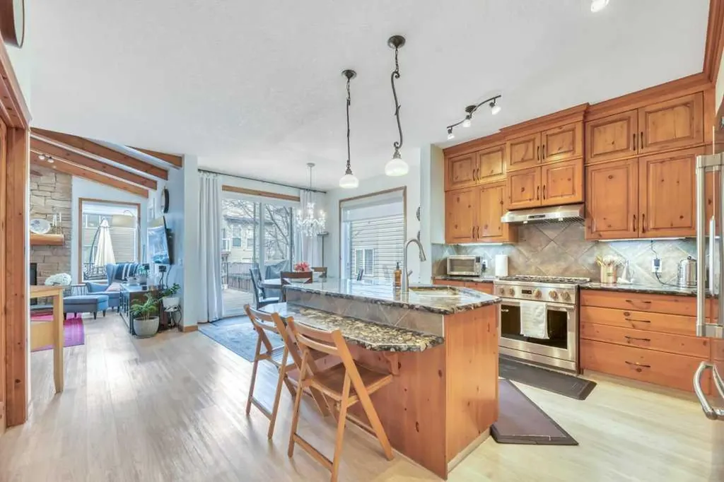 22 Kincora Heights NW Calgary AB T3R 1N3