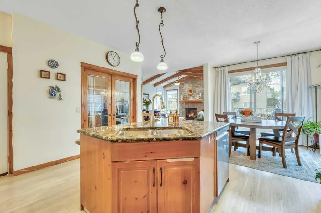 22 Kincora Heights NW Calgary AB T3R 1N3