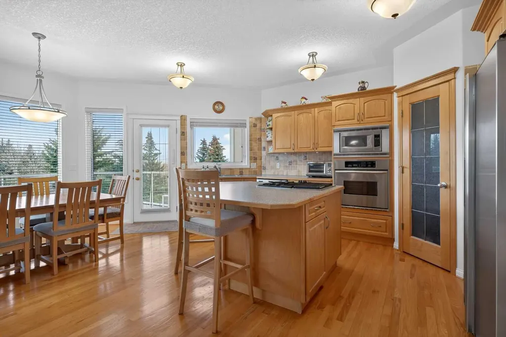 307 Hampstead Way NW Calgary AB T3A 6E6