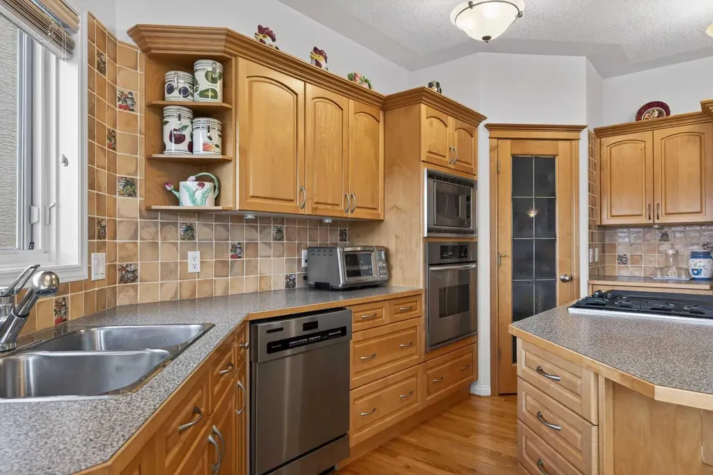 307 Hampstead Way NW Calgary AB T3A 6E6