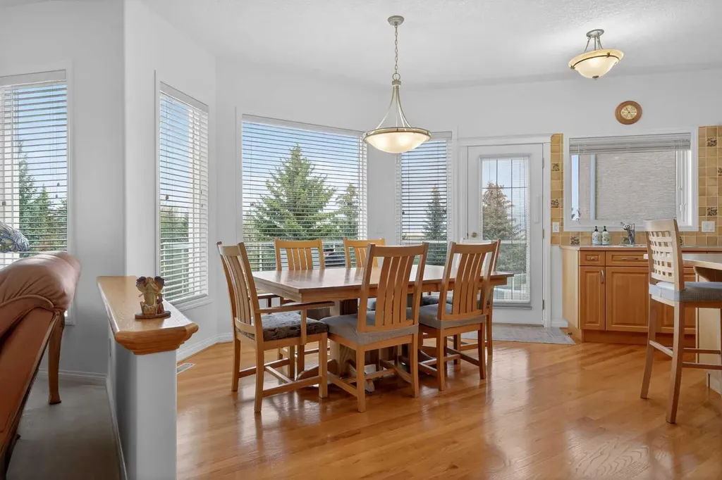307 Hampstead Way NW Calgary AB T3A 6E6