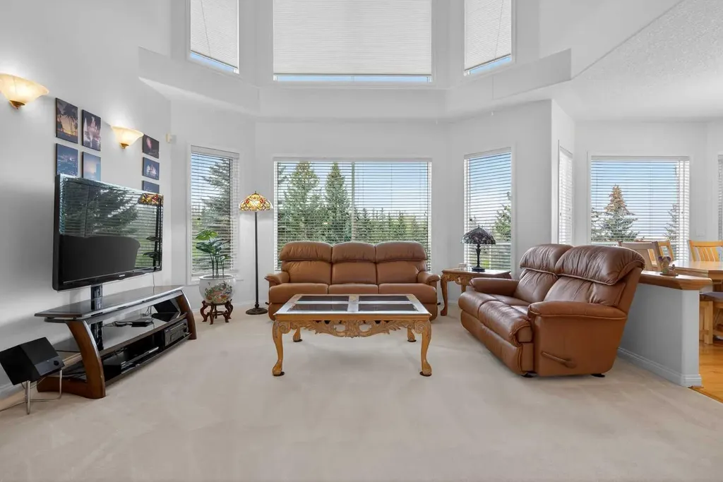 307 Hampstead Way NW Calgary AB T3A 6E6