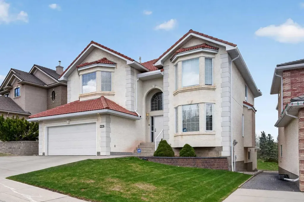 307 Hampstead Way NW Calgary AB T3A 6E6