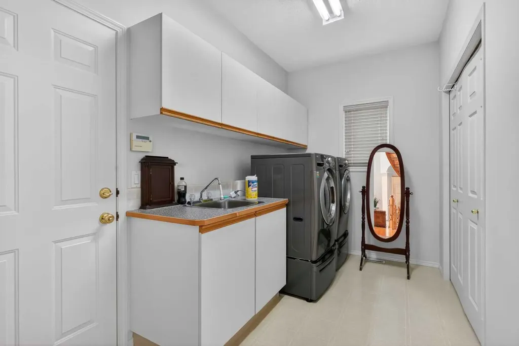 307 Hampstead Way NW Calgary AB T3A 6E6