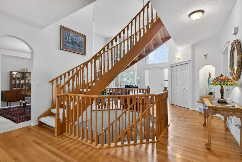 307 Hampstead Way NW Calgary AB T3A 6E6