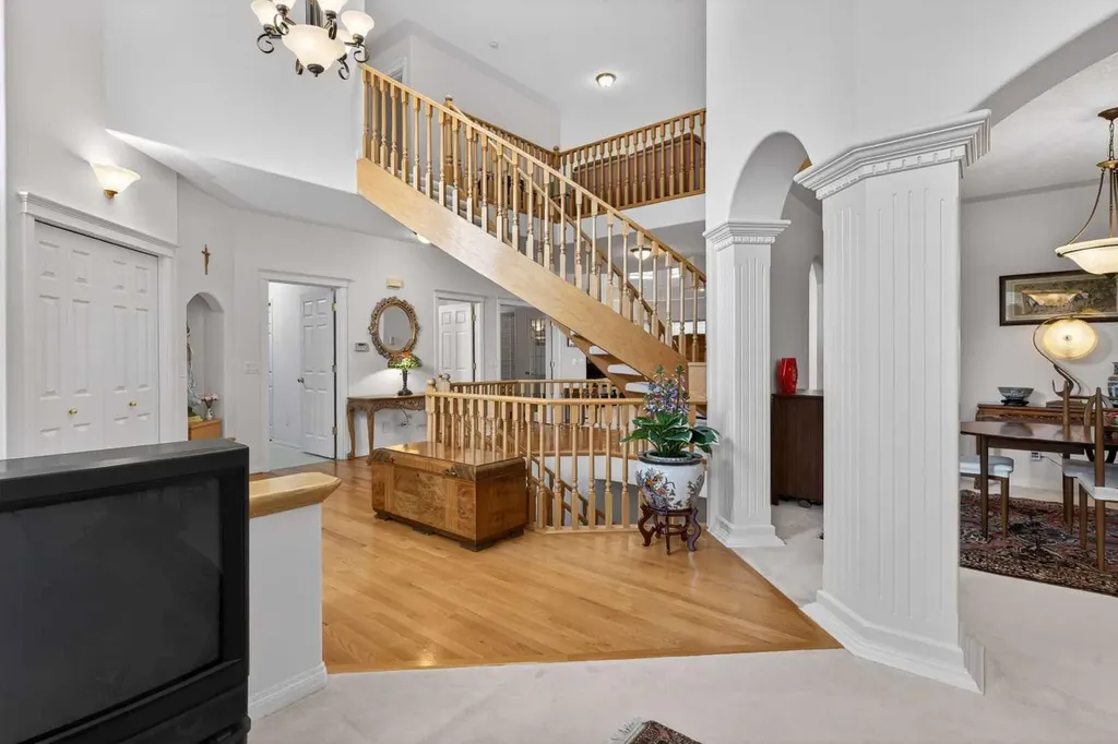 307 Hampstead Way NW Calgary AB T3A 6E6