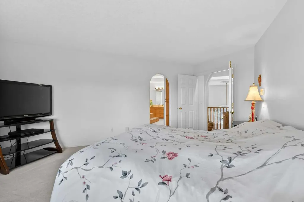 307 Hampstead Way NW Calgary AB T3A 6E6