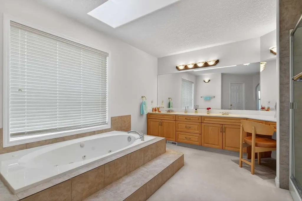 307 Hampstead Way NW Calgary AB T3A 6E6